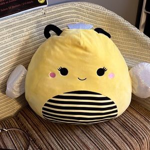 SQUISHMALLOW - QUEEN BEE